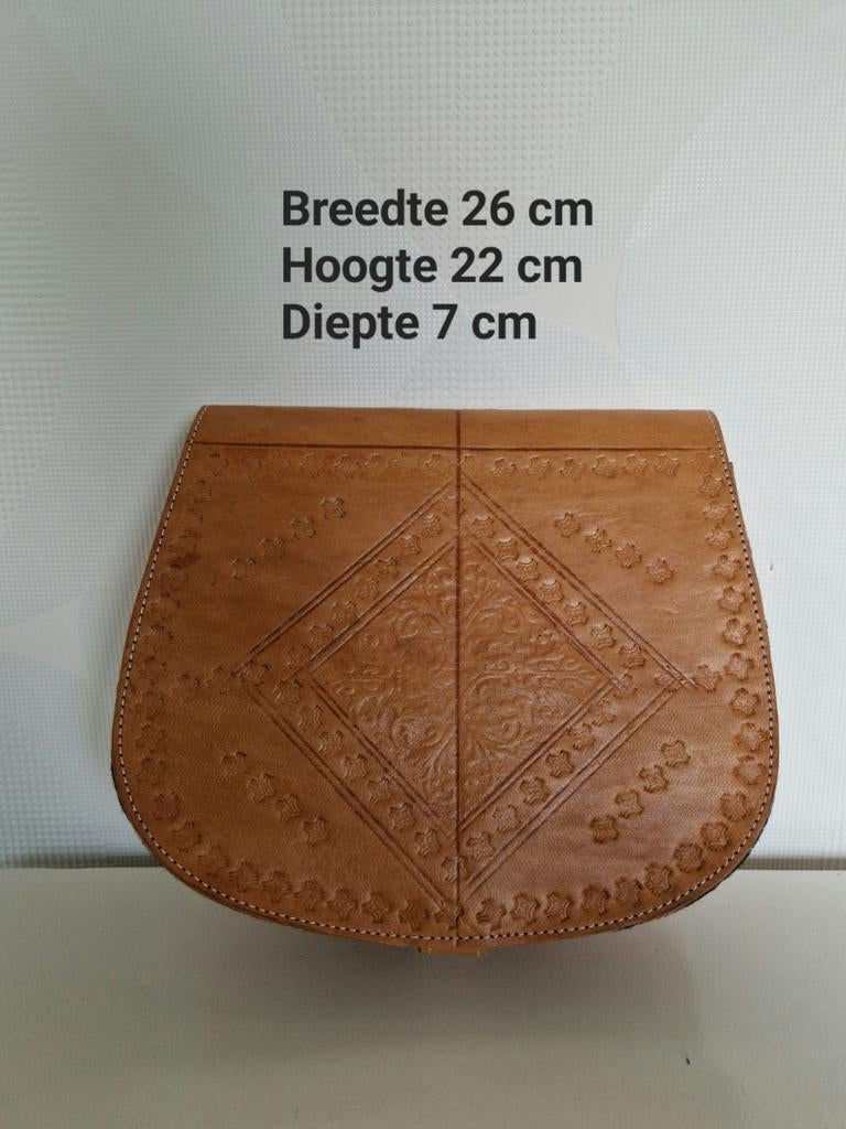 Handgemaakte Marokkaanse leren zadeltas - Bohemian Ibiza, Sieraden, Tassen en Uiterlijk, Ophalen of Verzenden, Nieuw, Beige