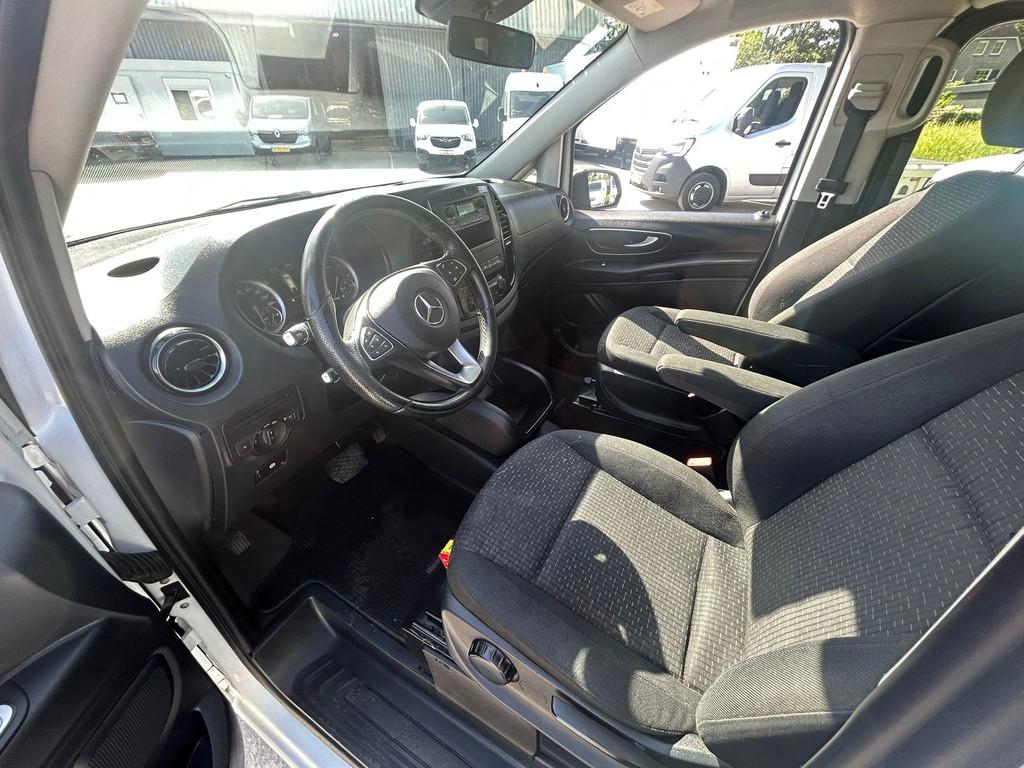 Mercedes-Benz Vito 114 CDI automaat dubbelcab xxl, Auto's, Bestelauto's, Stof, Gebruikt, Zwart, 4 cilinders