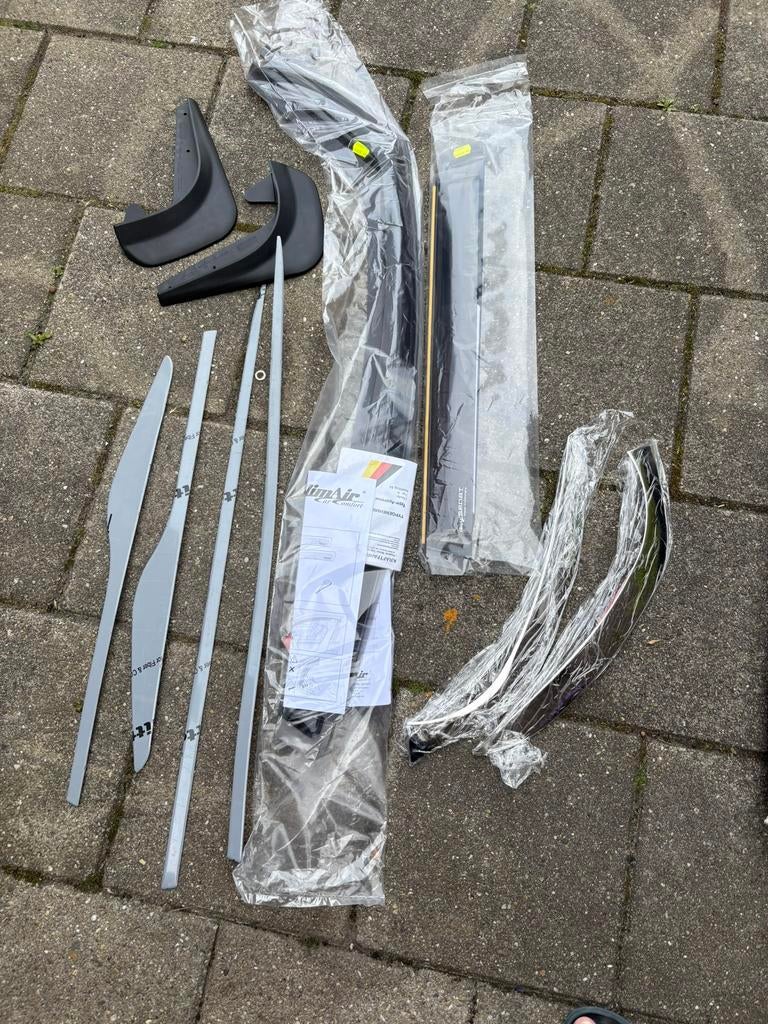 Renault Clio 4 estate sierlijsten ed, Ophalen, Nieuw, Renault