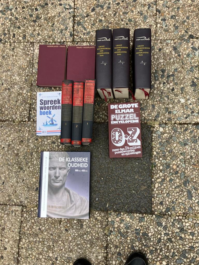 Diverse boeken: Van Dale, Winkler Prins, puzzel, geschiedeni, Ophalen of Verzenden, Gelezen