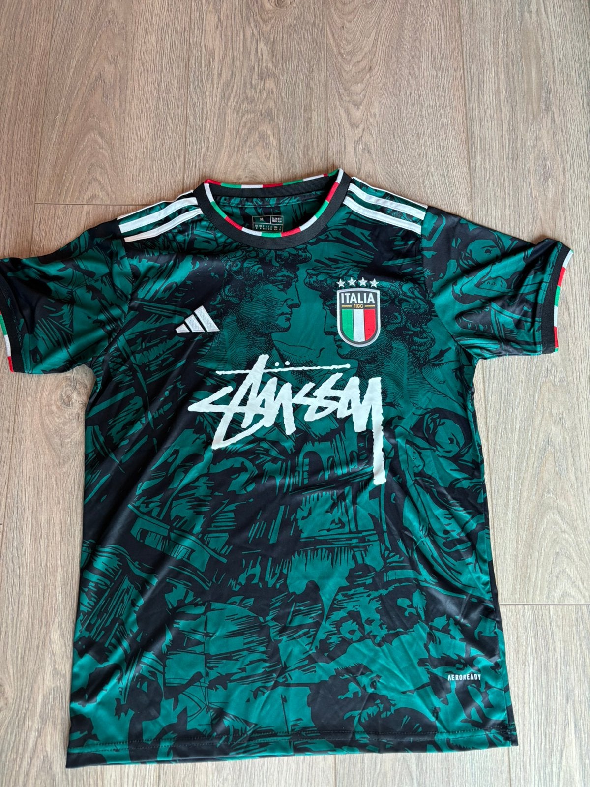 Voetbalshirt Italië Stussy maat M beschikbaar, Maat M, Verzenden, Nieuw, Shirt