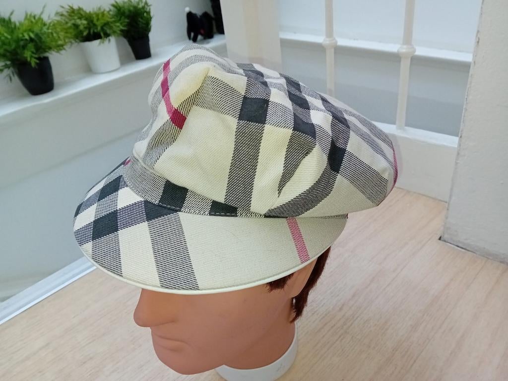 Burberry pet maat L - Klassiek Nova Check design, Kleding | Dames, Hoeden en Petten, Ophalen of Verzenden, Pet, Burberry, Gedragen