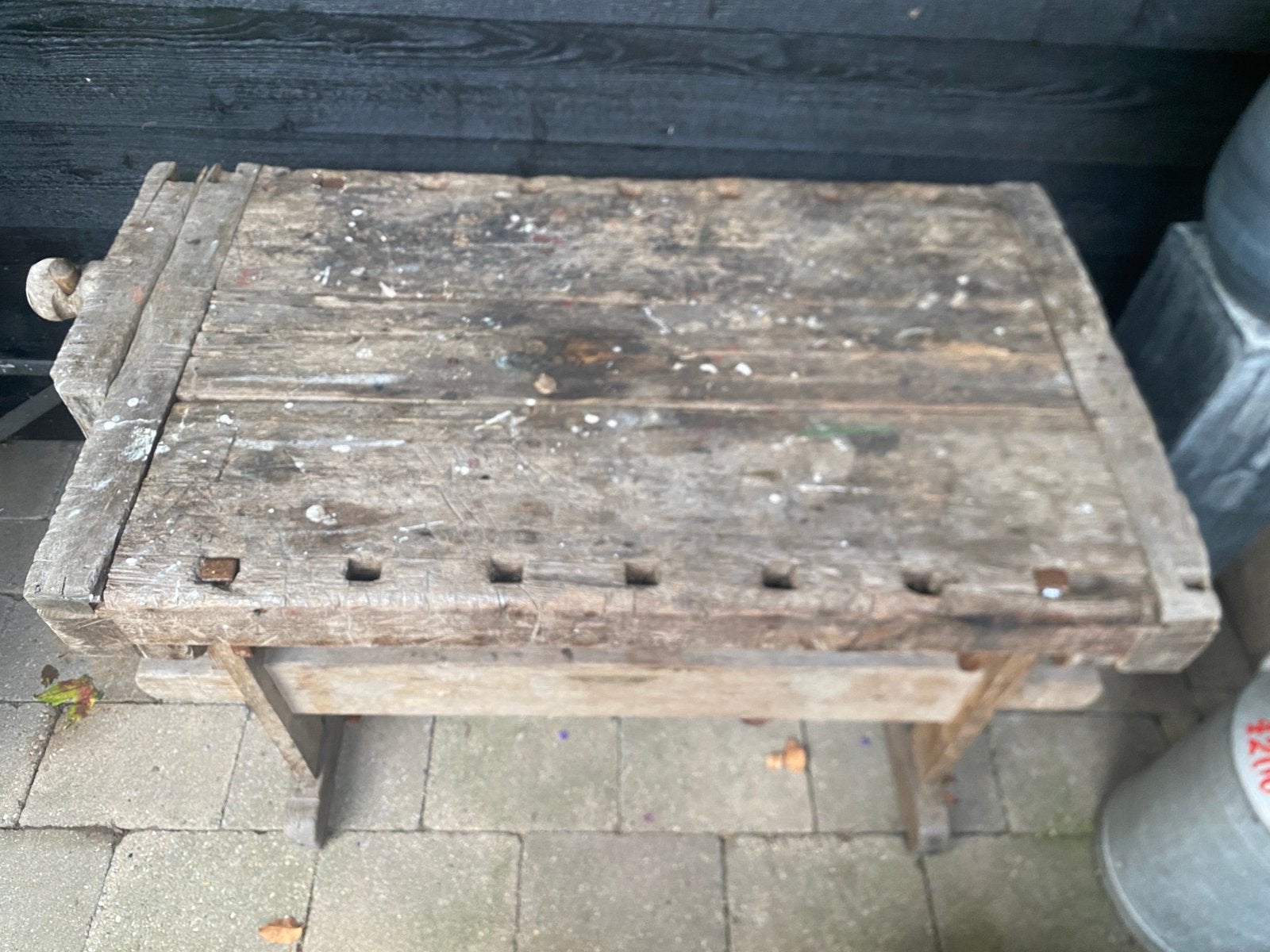 Foto 10 van Antieke timmermans werkbank met bankschroef