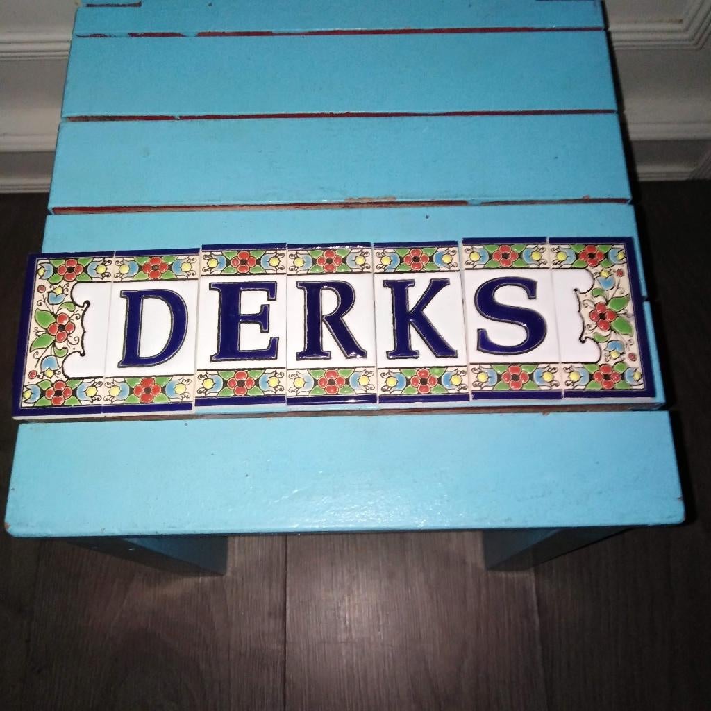 Spaanse keramische tegeltjes met letters D E R K S, Ophalen, Gebruikt