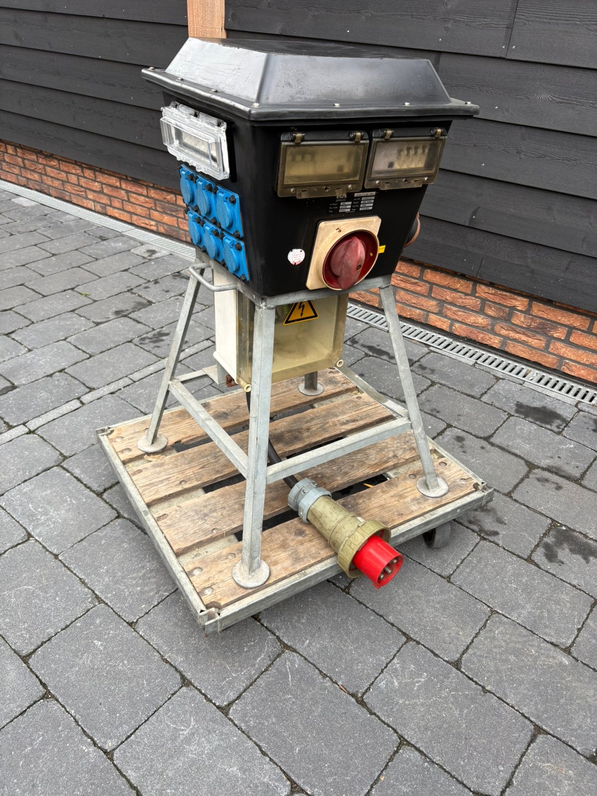 125 Amp 380 volt StroomVerdeelkast met nieuwe keuring, Bos, Gebruikt, Overige typen, Ophalen