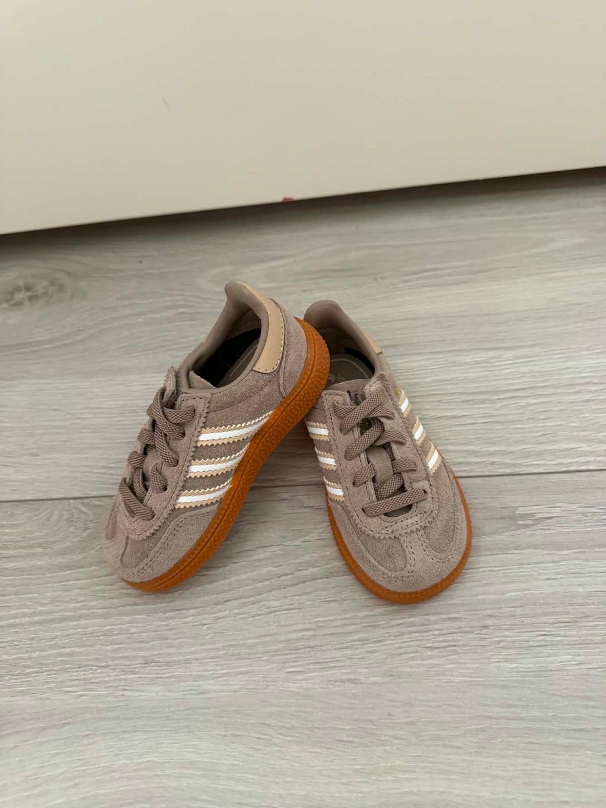 Adidas Gazelle sneakers voor baby's - Nummer 23, Ophalen of Verzenden, Zo goed als nieuw, Jongetje of Meisje