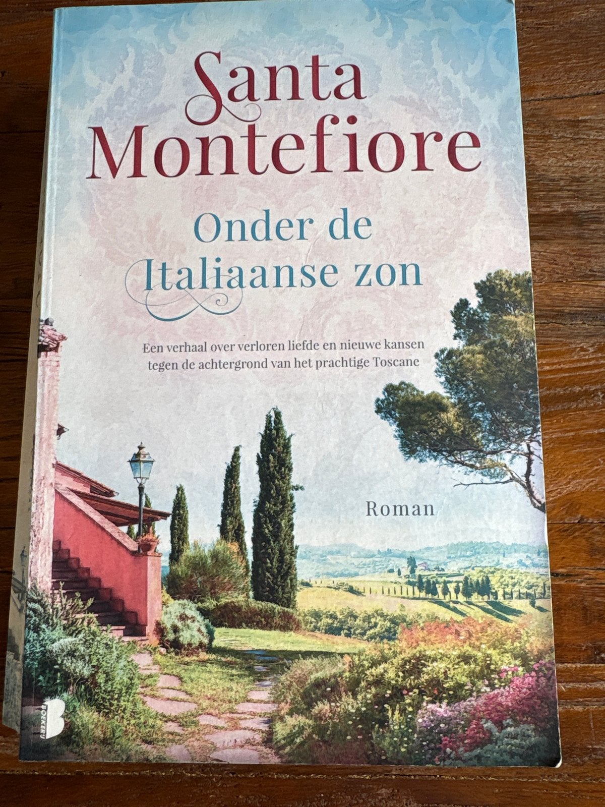 Santa Montefiore - Onder de Italiaanse zon (Roman), Ophalen of Verzenden, Gelezen, Nederland