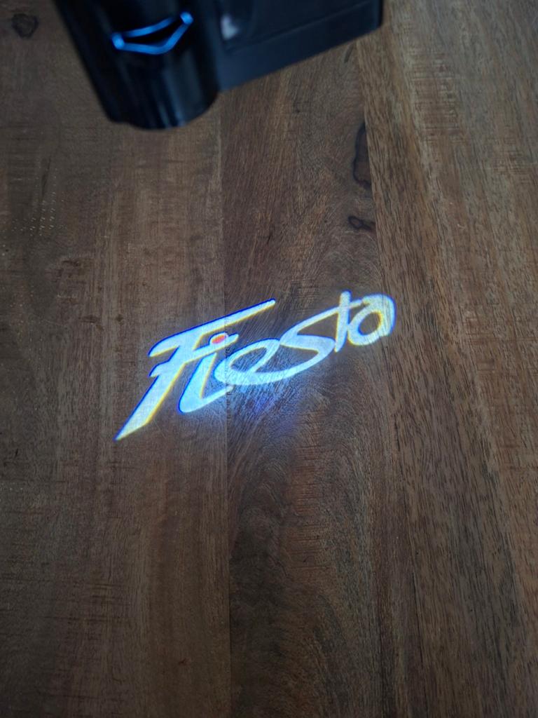 Ford Fiesta LED Deur Logo Projector - Draadloos, Auto diversen, Auto-accessoires, Nieuw, Ophalen of Verzenden