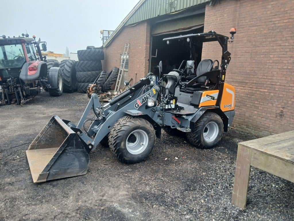 Giant g2500 xtrahd 2024  250 uur!, Zakelijke goederen, Machines en Bouw | Kranen en Graafmachines, Ophalen of Verzenden, Wiellader of Shovel