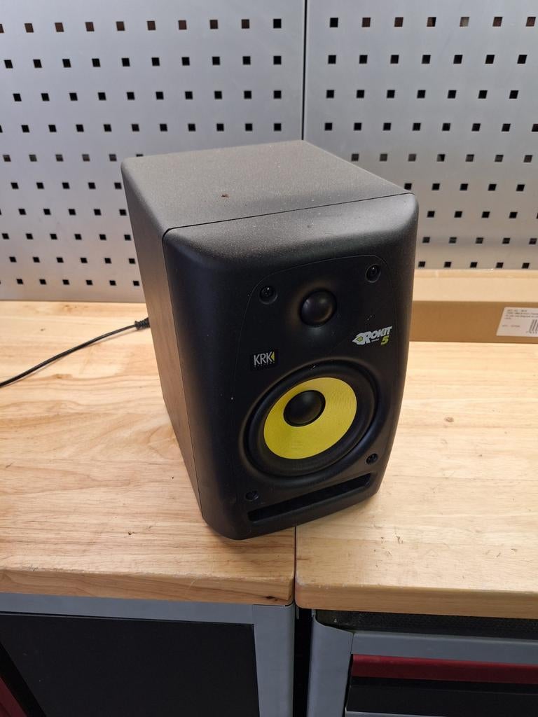 KRK Rokit 5 G2 actieve studiomonitor, Ophalen of Verzenden, Gebruikt, Minder dan 60 watt, Front, Rear of Stereo speakers