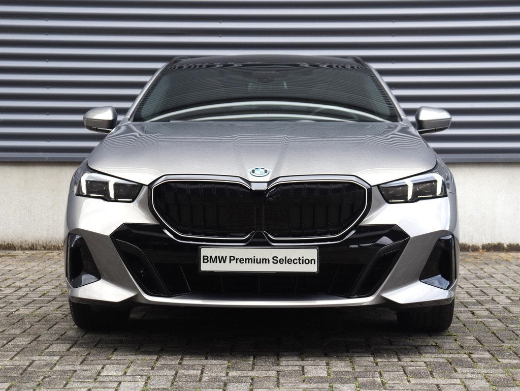 BMW 5-serie Touring 550e xDrive | M Sportpakket Pro | Panoda, Auto's, BMW, Automaat, Gebruikt, 135 min, Plug-in hybride
