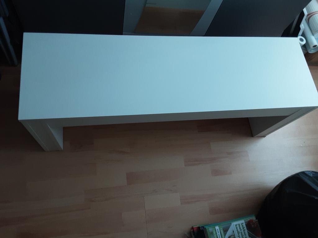 Stevig wit bankje, Ophalen