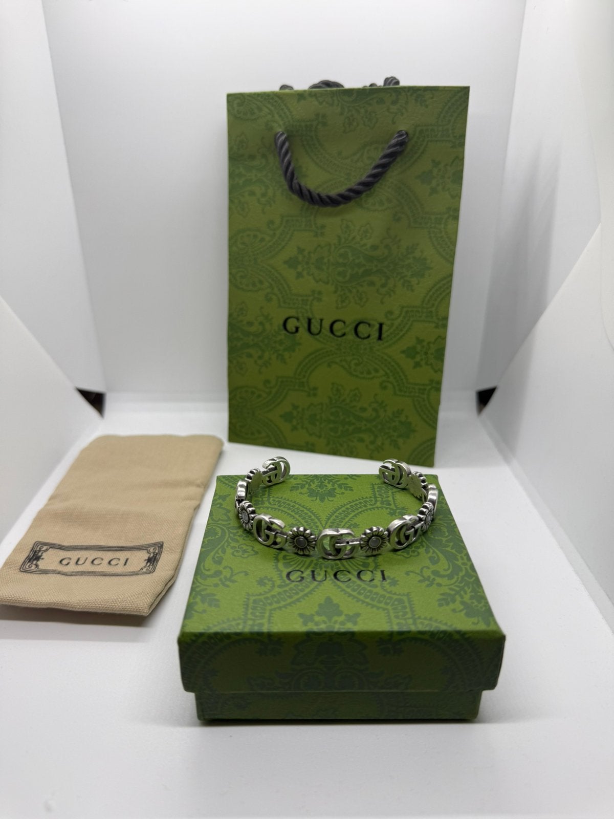 Gucci GG Marmont Mother of Pearl Armband, Sieraden, Tassen en Uiterlijk, Armbanden, Ophalen of Verzenden, Nieuw, Zilver