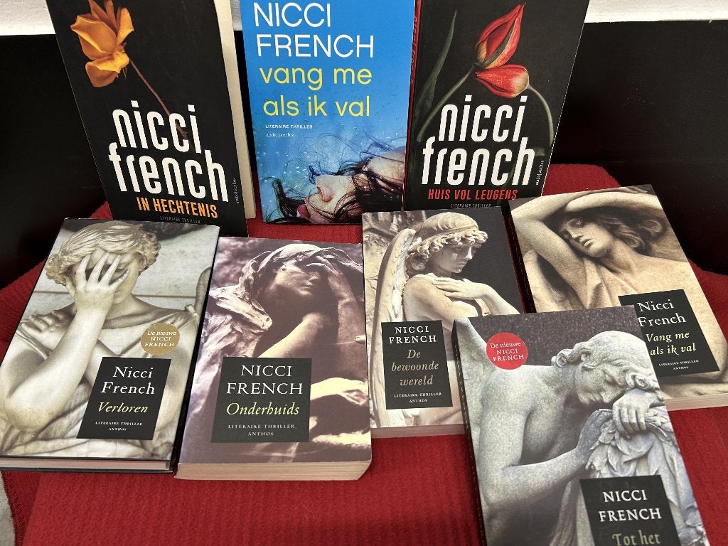 8 boeken van Nicci French bieden per stuk of als gehele set, Ophalen of Verzenden, Zo goed als nieuw, Europa overig