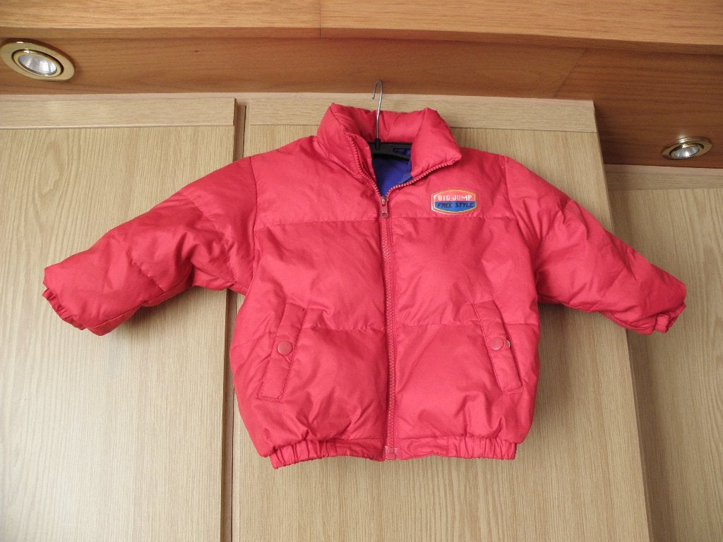 Warm rood gevoerd dons winterjasje jas BABYCLUB C&A 86 zgan, Kinderen en Baby's, C&A, Ophalen of Verzenden, Zo goed als nieuw