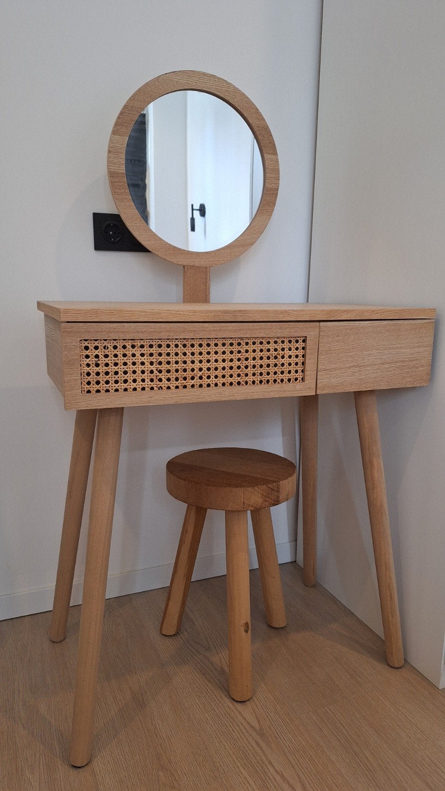 WOOOD

Make-up tafel met spiegel, Huis en Inrichting, Tafels | Kaptafels, Ophalen, 50 tot 100 cm, Minder dan 100 cm