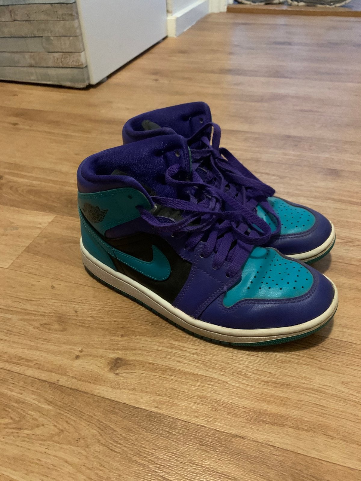 Jordan 1 mids, Ophalen, Zo goed als nieuw, Sneakers of Gympen