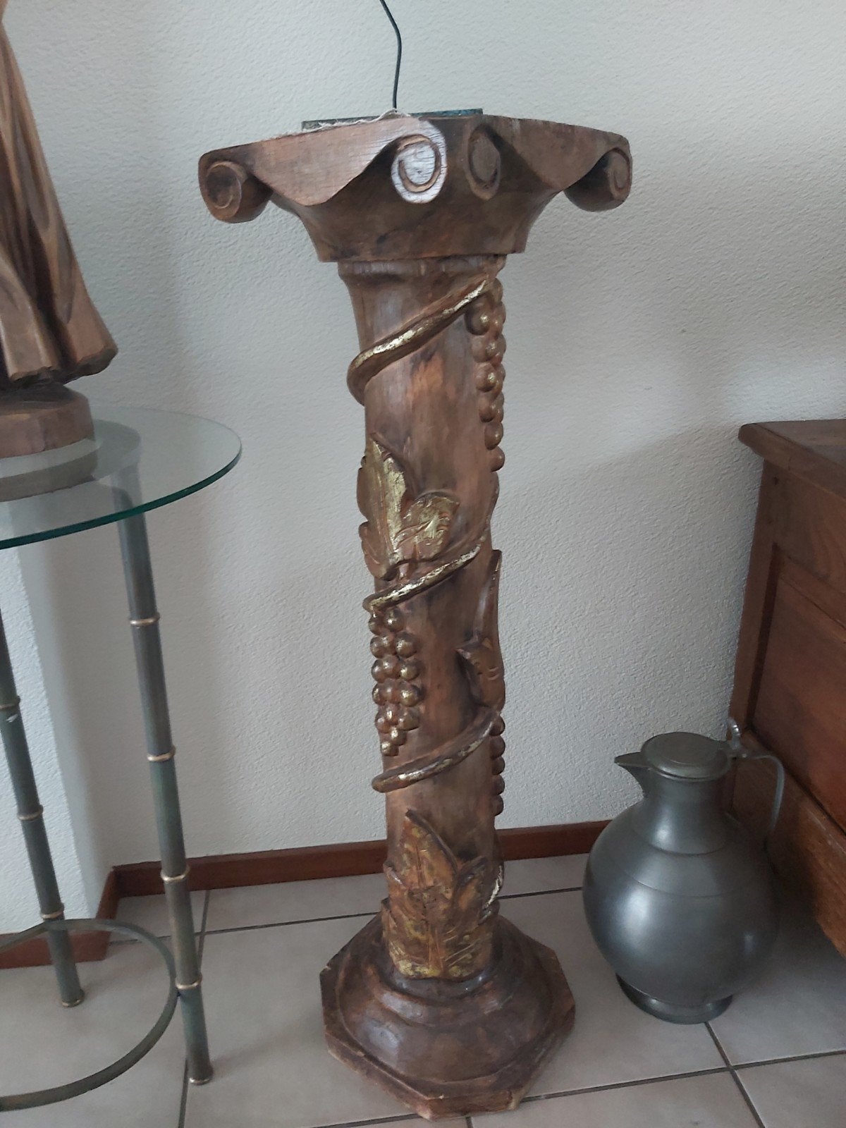 Houten plantenzuil, Ophalen