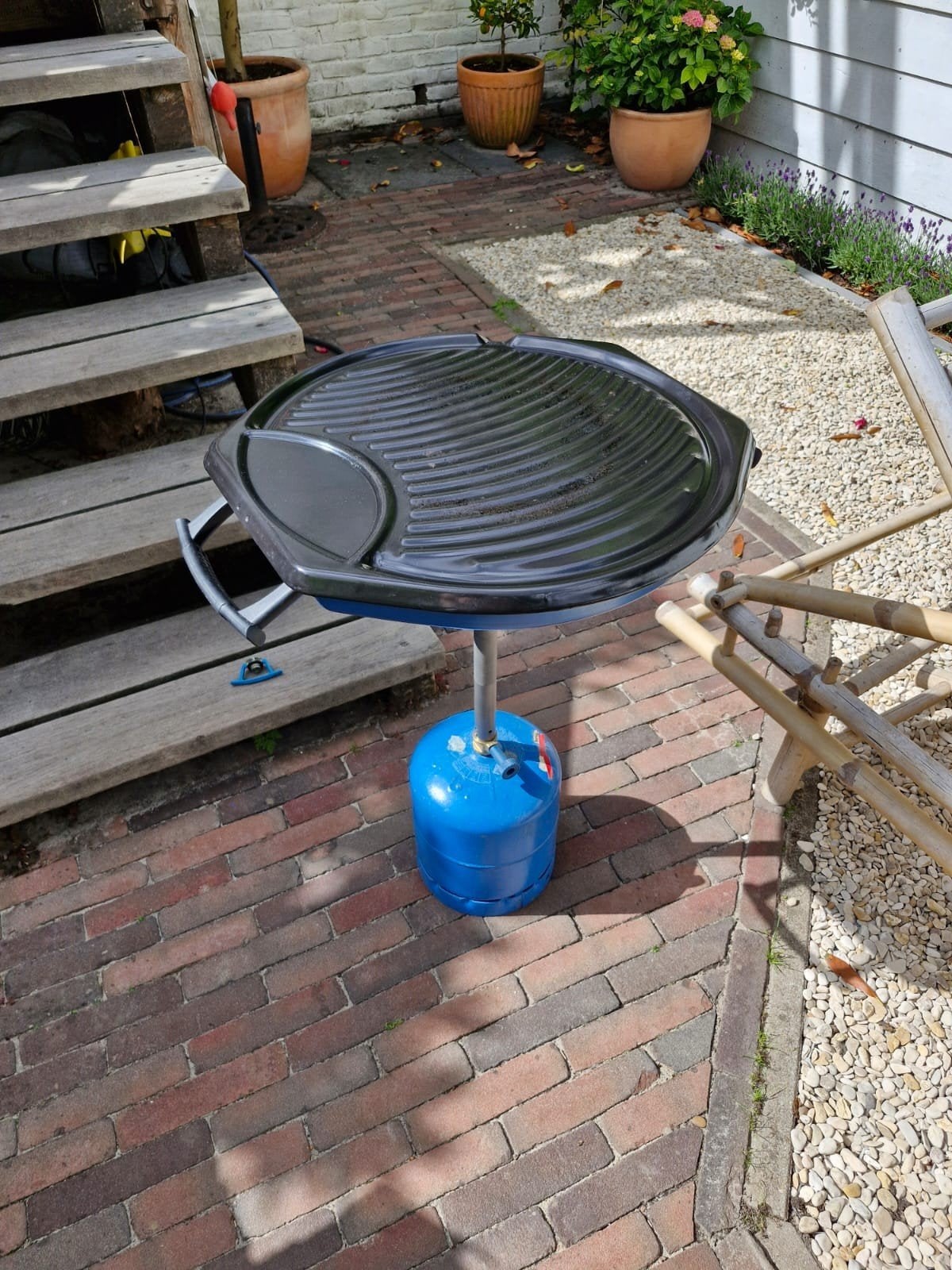 Skottelbraai met 2 platen en gasfles - 1 vakantie gebruikt, Ophalen of Verzenden, Zo goed als nieuw, Campingaz