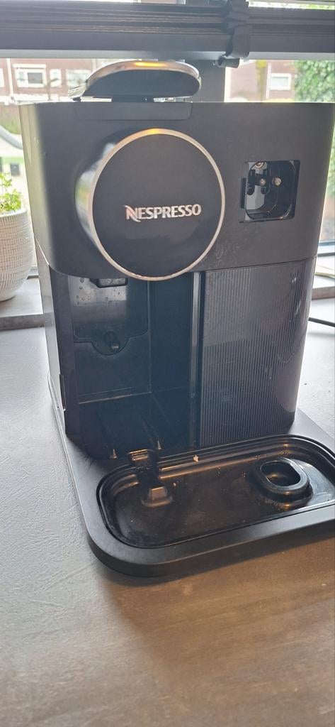 Nespresso koffiezetapparaat met melkschuimer en handleiding, Witgoed en Apparatuur, Koffiezetapparaten, Ophalen