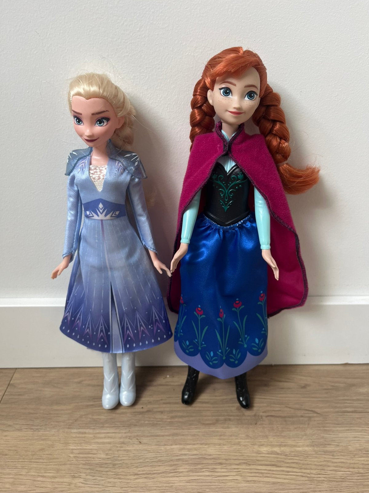 Frozen poppen Anna & Elsa, Ophalen of Verzenden, Zo goed als nieuw