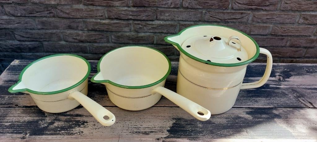 Emaille pannen en kan, crème met groene rand, Ophalen of Verzenden