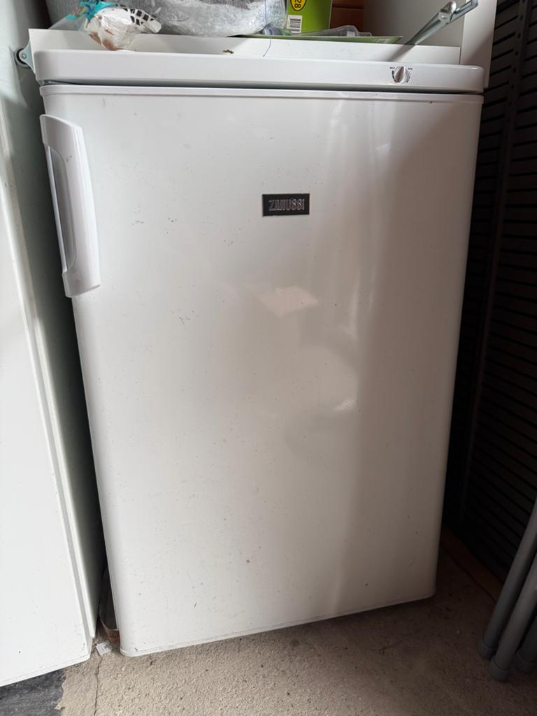 Zanussi tafelmodel vriezer met 3 laden, Witgoed en Apparatuur, Vriezers en Diepvrieskisten, Gebruikt, Minder dan 85 cm, Minder dan 60 cm
