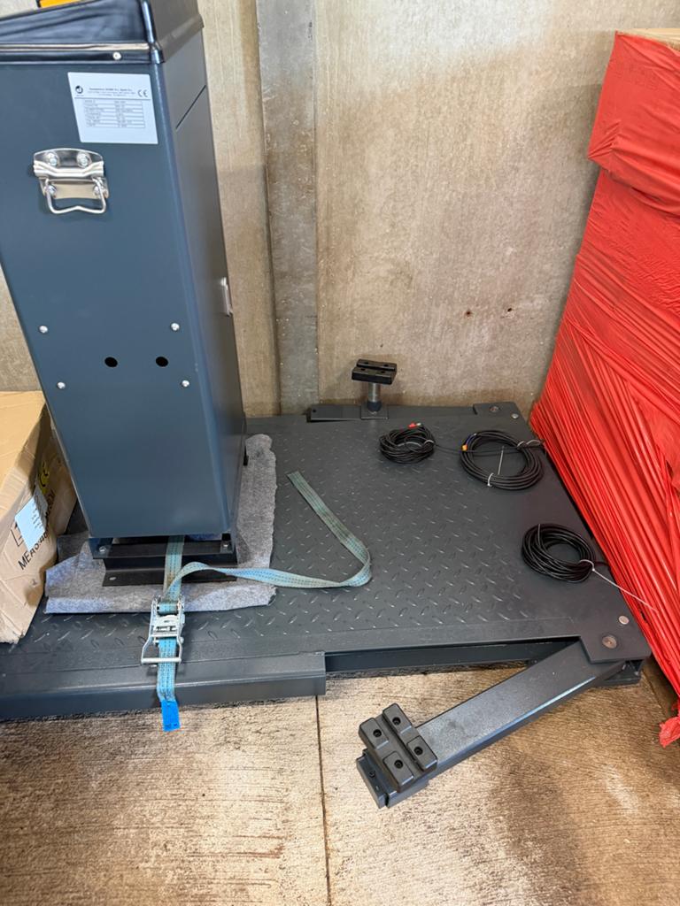 Dama Isotech dorpel Schaarhefbrug 3000KG nieuw! 400V, Ophalen, Nieuw