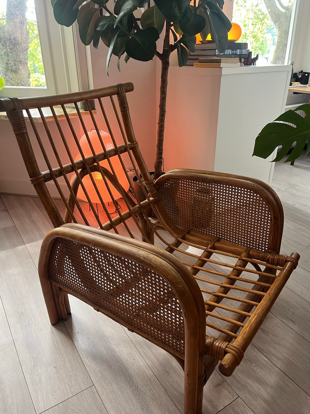 Vintage rotan fauteuil met webbing, Ophalen