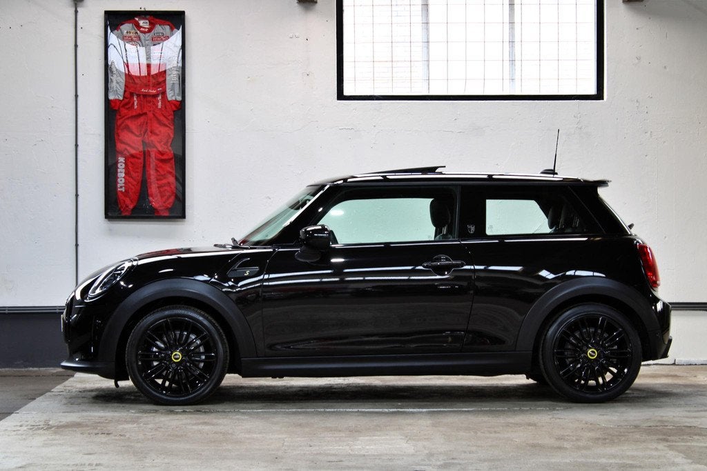 MINI Electric MINI Yours 33 kWh | SOH 97% | Panoramadak | Le, 4 stoelen, 184 pk, Automatische klimaatregeling, Hatchback