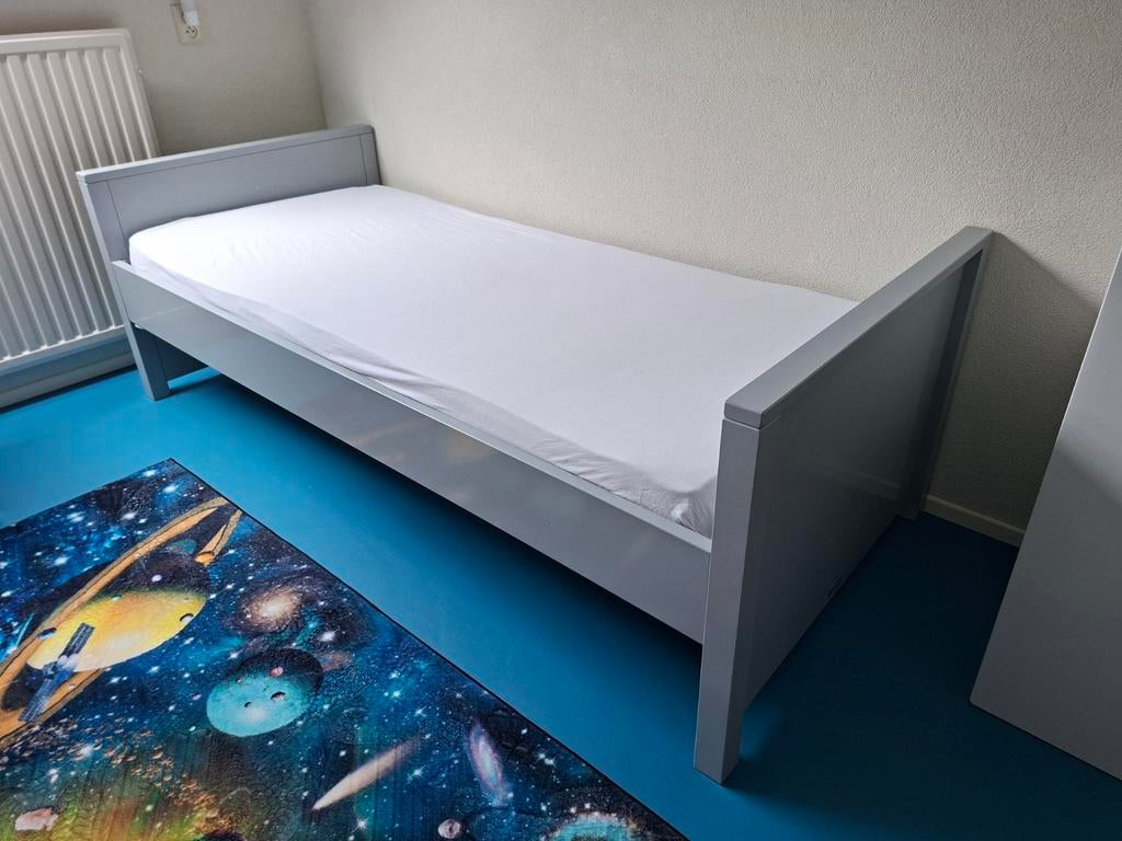 Bopita bed 90x200 lichtgrijs, Ophalen, 90 cm, Eenpersoons, Zo goed als nieuw