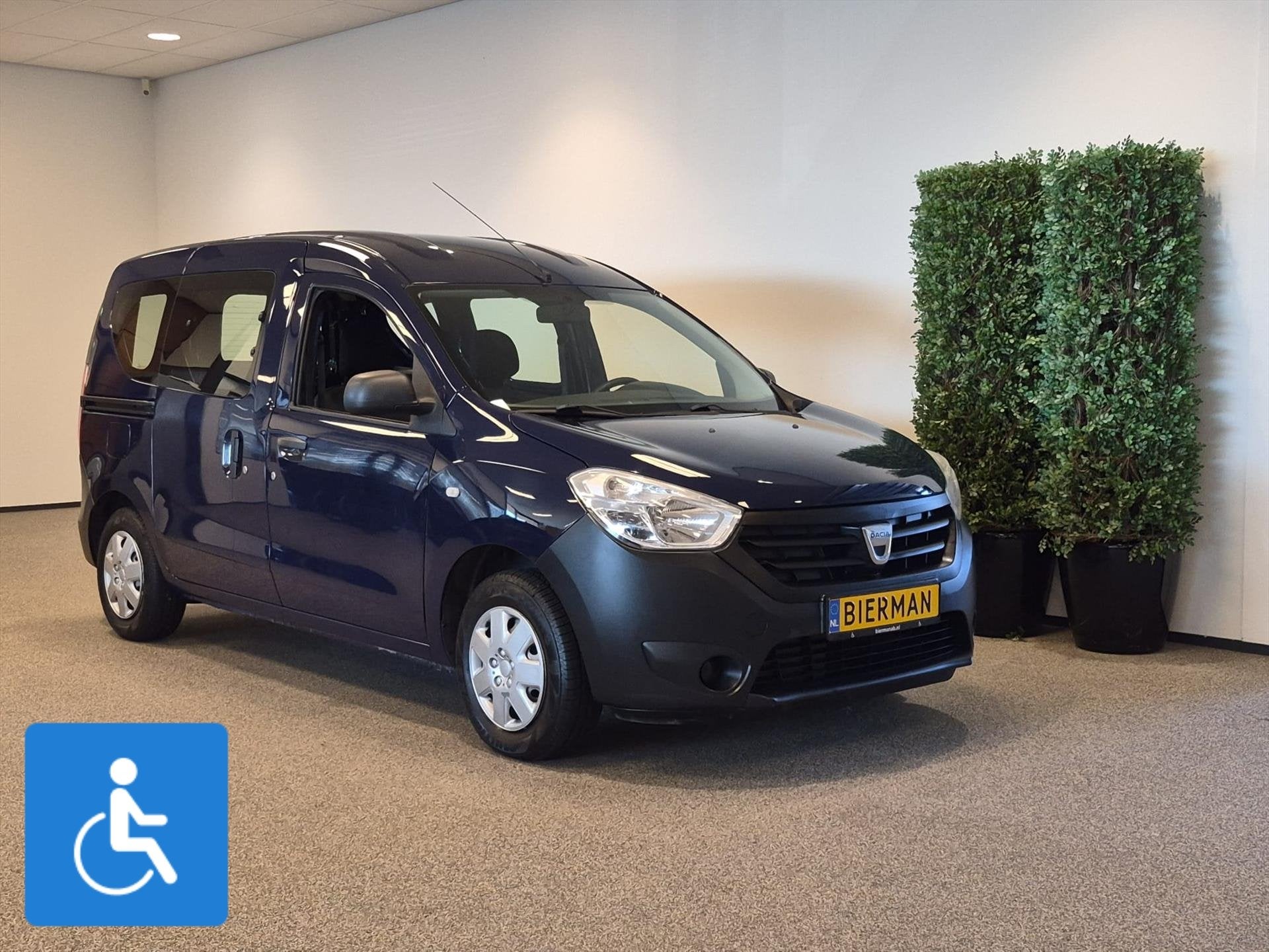 Dacia Dokker Rolstoelauto incl. lier, Stof, Gebruikt, Overige carrosserieën, Blauw