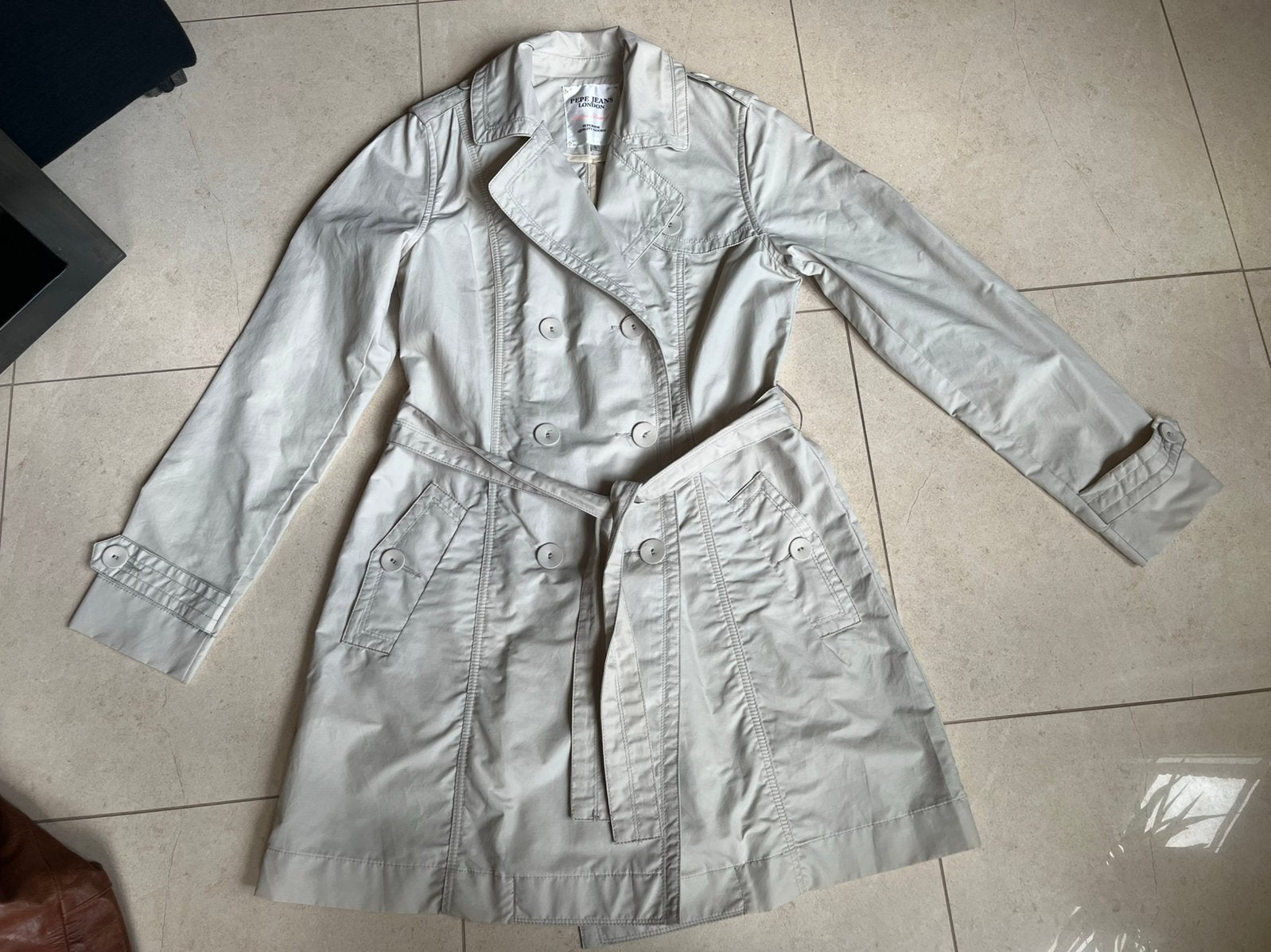 Pepe jeans trenchcoat /jas beige mt. L nieuw, Ophalen of Verzenden, Nieuw, Maat 42/44 (L), Beige