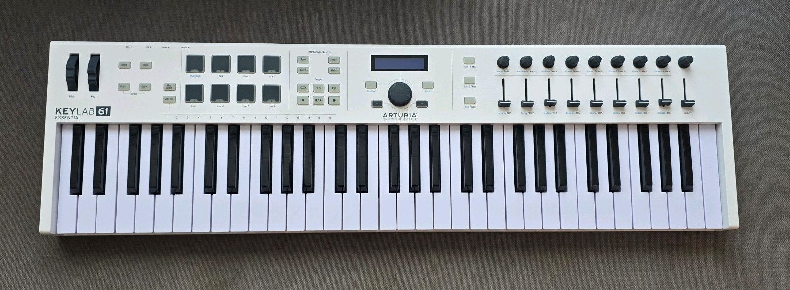 Arturia Keylab Essential 61 MIDI Keyboard Controller, Muziek en Instrumenten, Synthesizers, 61 toetsen, Zo goed als nieuw, Arturia