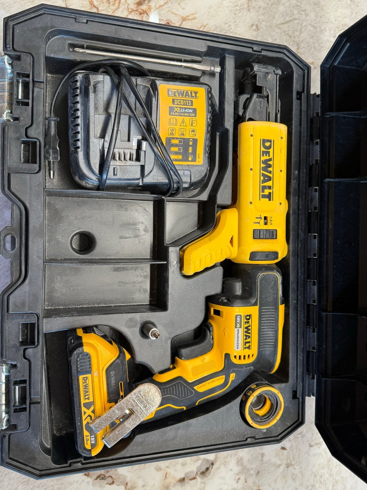 DeWalt DCF620D2K bandschroefmachine met schroeven, Ophalen of Verzenden, Gebruikt