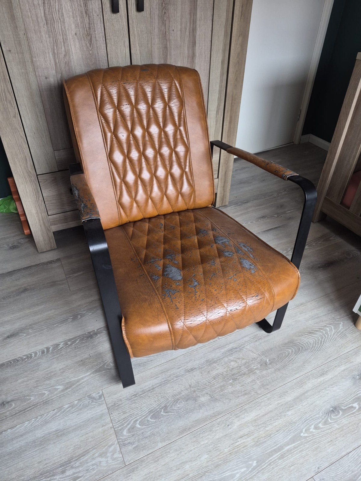 Gratis stoel met goede, stevige zitting, Gebruikt, Bruin, Ophalen of Verzenden, Eén