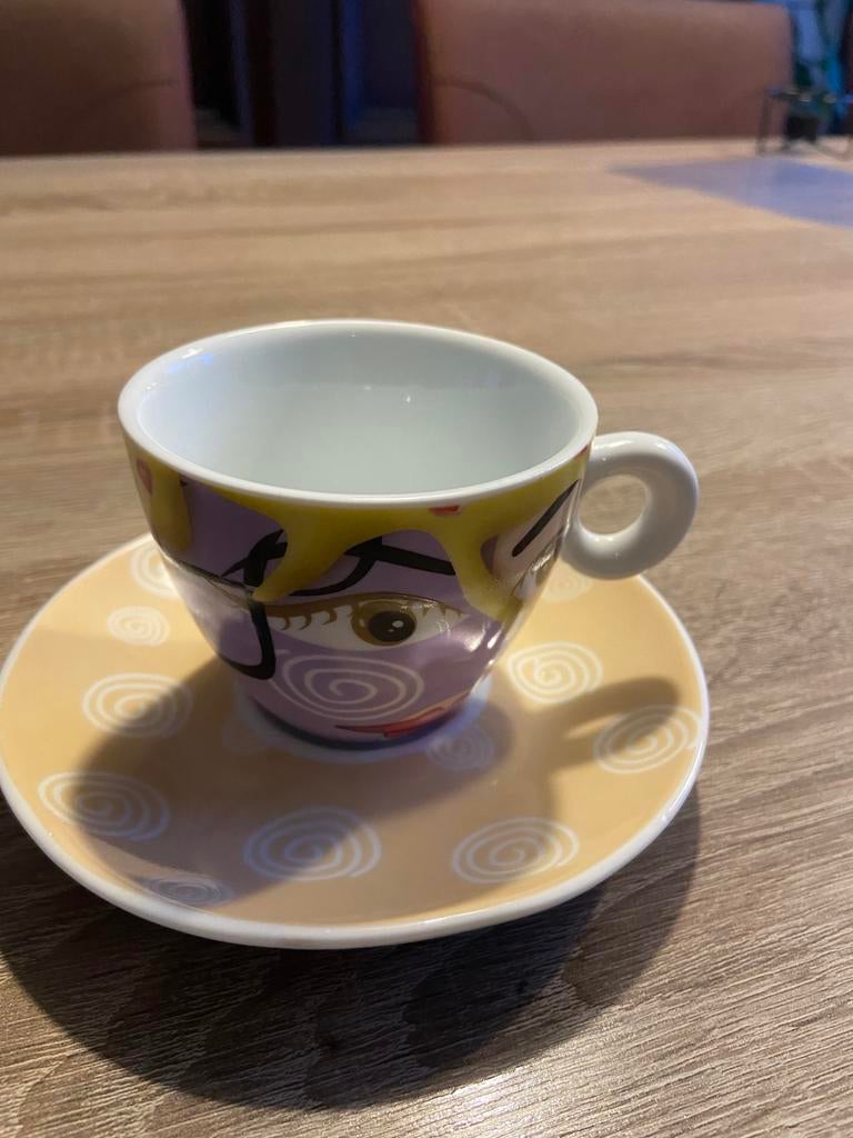 6 nieuwe cappuccino kop en schotels merk Yong, Huis en Inrichting, Keramiek, Nieuw, Ophalen of Verzenden, Overige stijlen