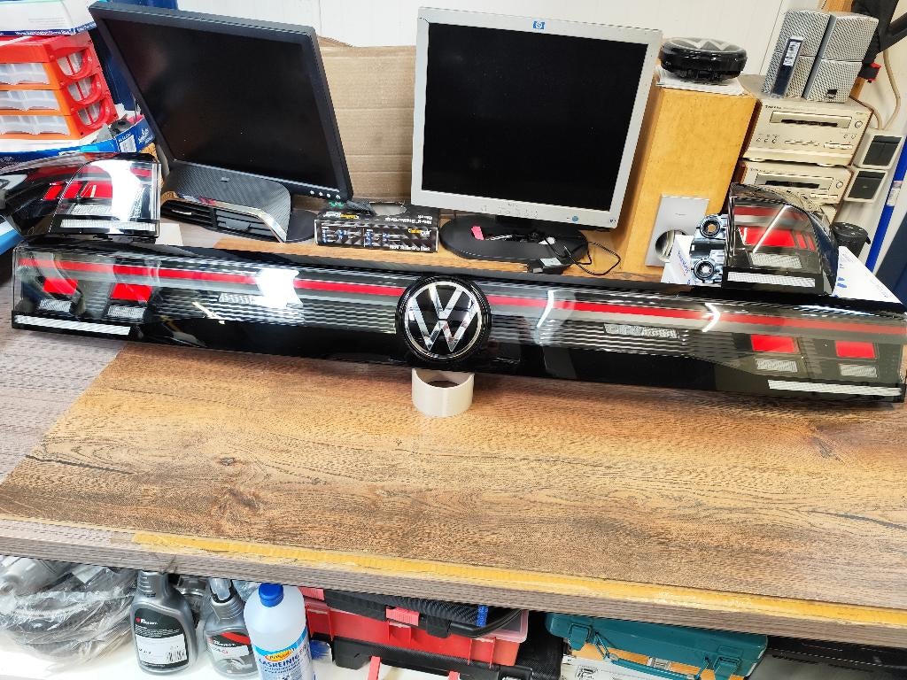 Tiguan 571 set Achterlicht IQ Light Achter VW logo met LED, Ophalen of Verzenden