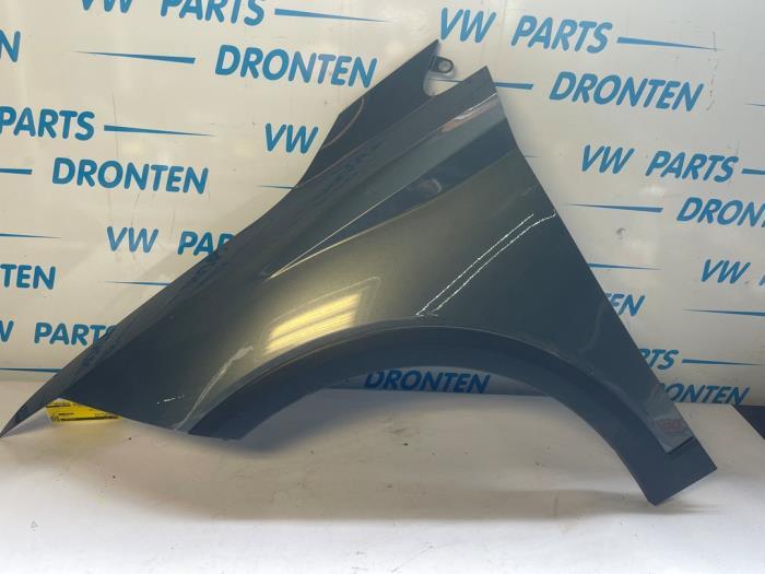 Scherm links-voor van een Seat Arona (LX7R)