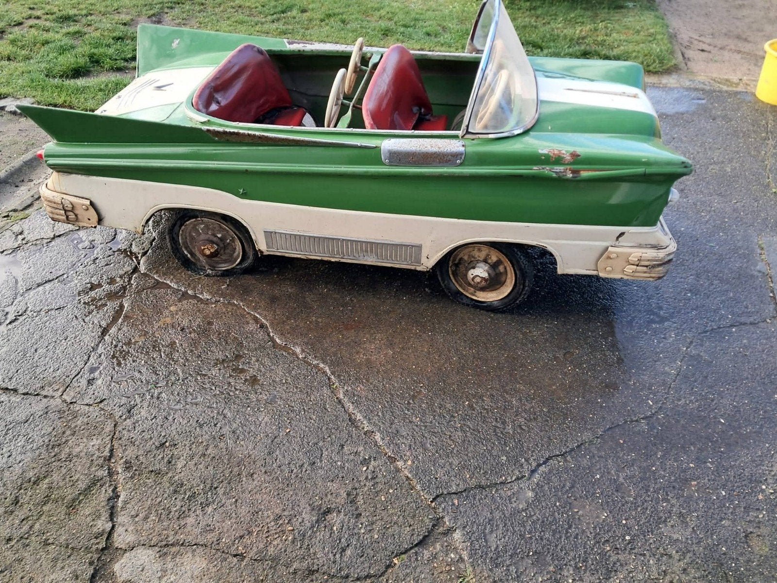 Autopede Kermis Auto, Ophalen