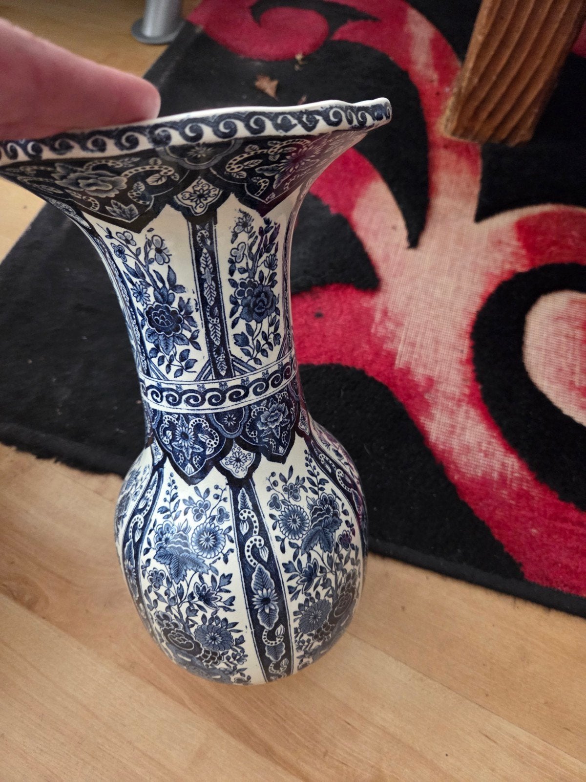 Antieke Boch Frères Keramis vaas, Delfts blauw stijl, Ophalen