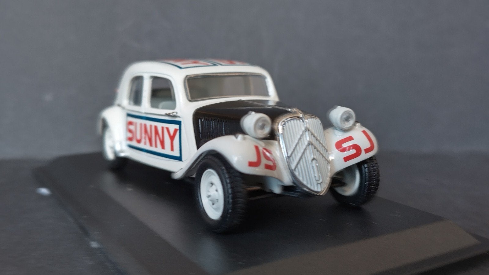 Citroen Traction Avant 11b Cascadeurs Sunny stunt 1:43 Pol, .., Auto, Verzenden, Nieuw