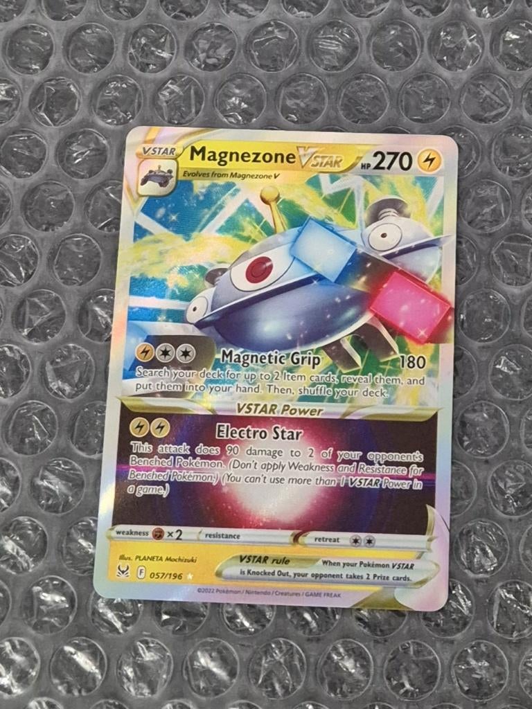 Magnezone VSTAR 057/196 Lost Origin Sword & Shield Ultra Rar, Ophalen of Verzenden, Zo goed als nieuw, Losse kaart, Foil