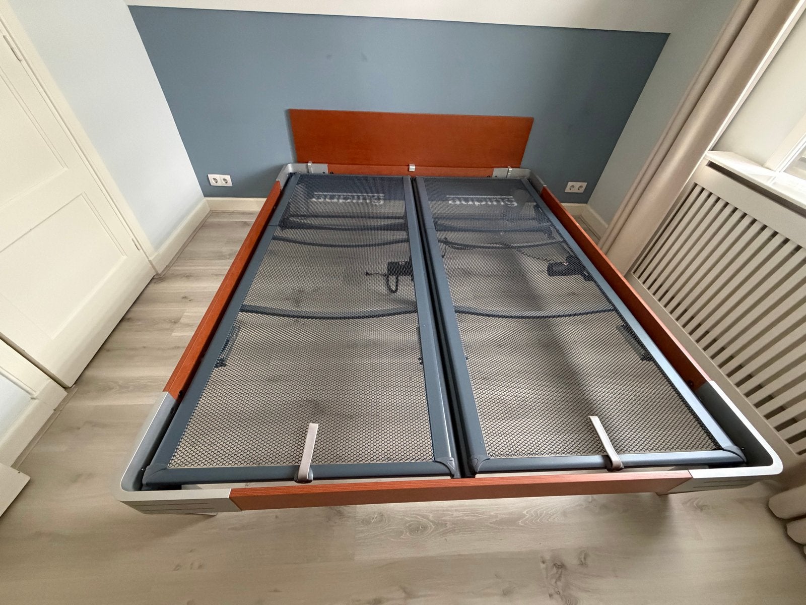 Auping bed met verstelbaar voeteneind inclusief topper., Huis en Inrichting, Slaapkamer | Bedden, Ophalen, Bruin, 210 cm, Tweepersoons
