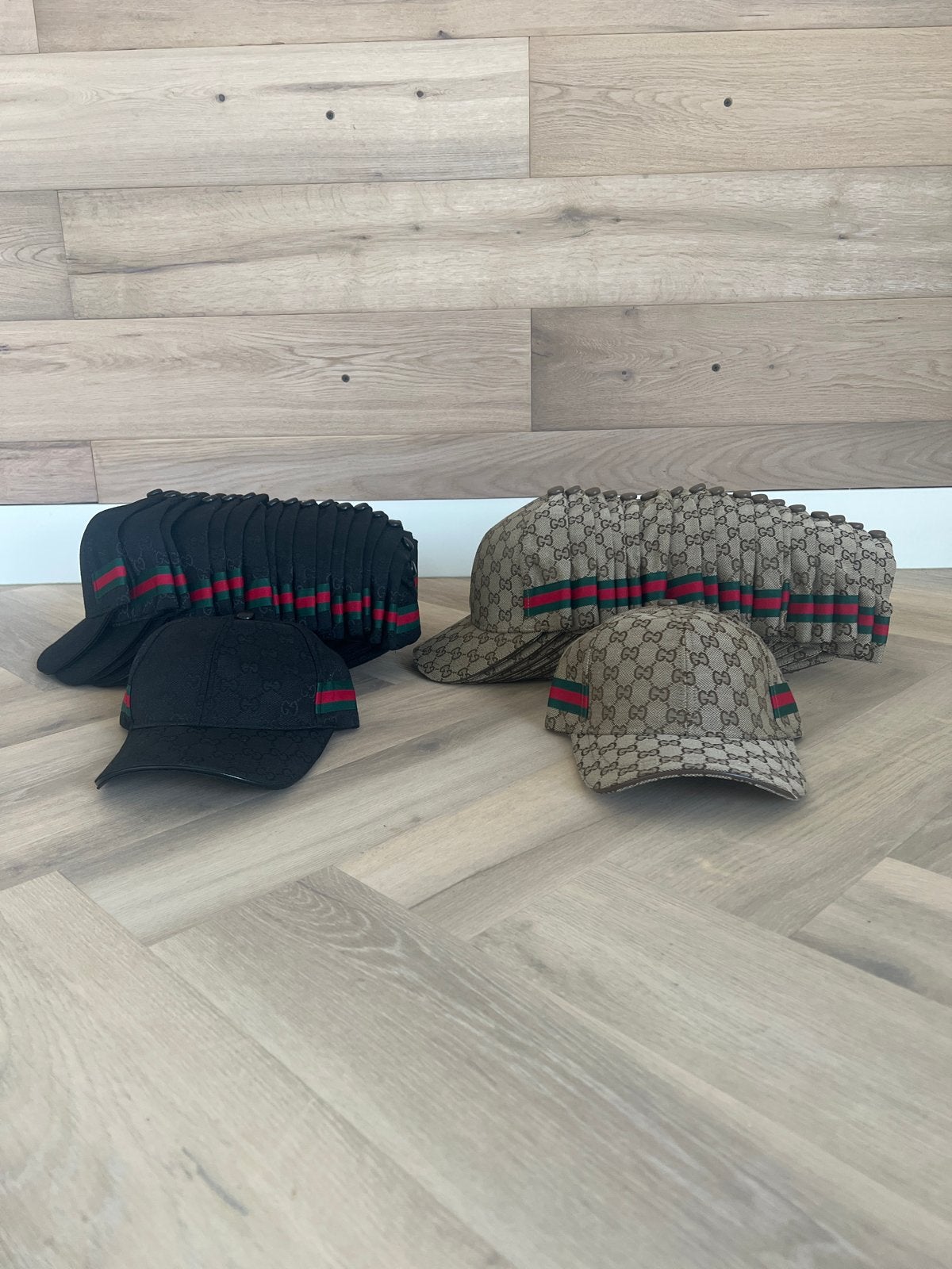 Gucci petten - Nieuw - Zwart en Beige, Ophalen of Verzenden, Nieuw, One size fits all, Pet