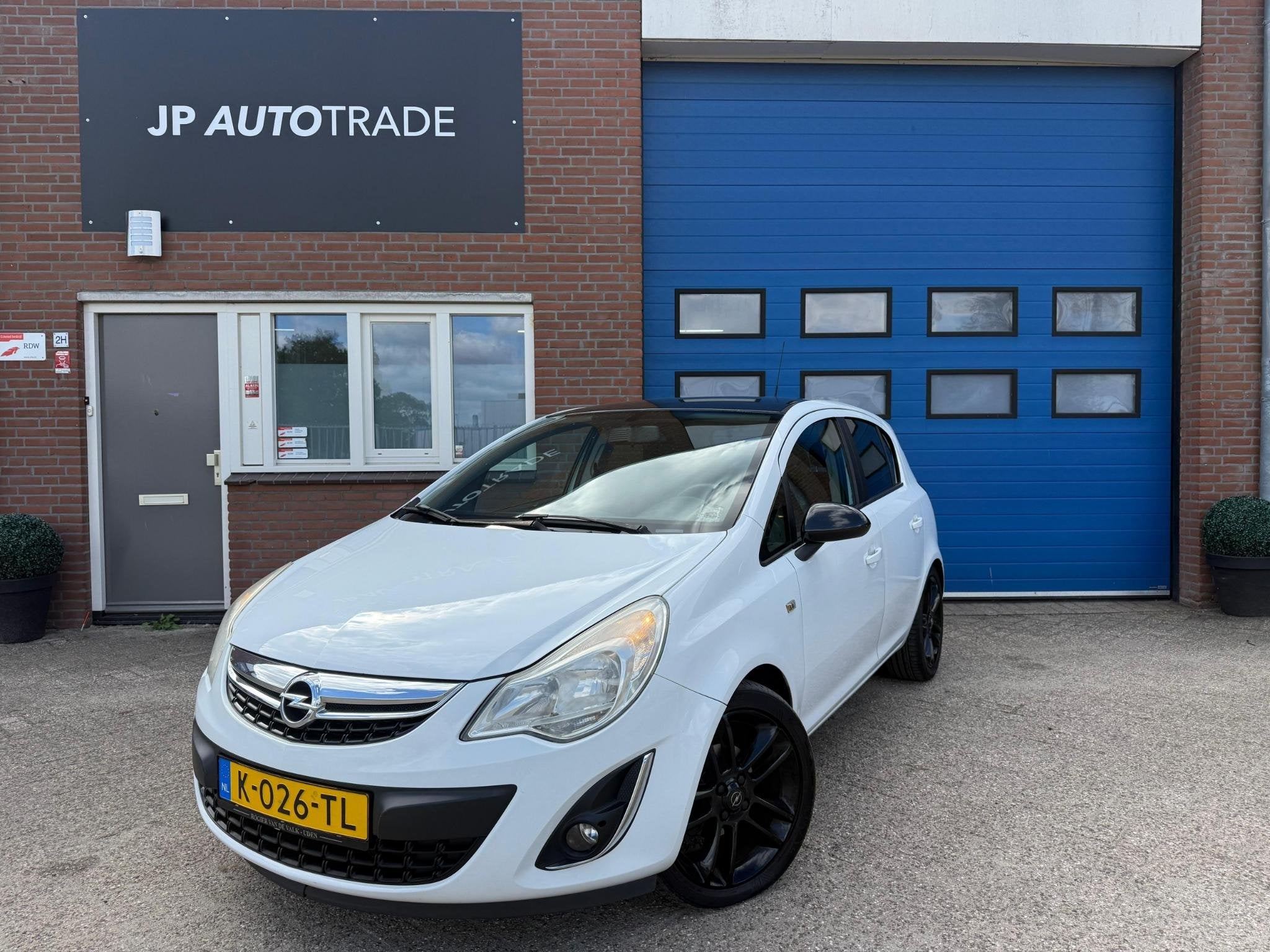 Opel Corsa 1.4-16V | Navi | 17" LMV | PDC | Stoelverwarming, Voorwielaandrijving, Euro 5, Stof, 1398 cc