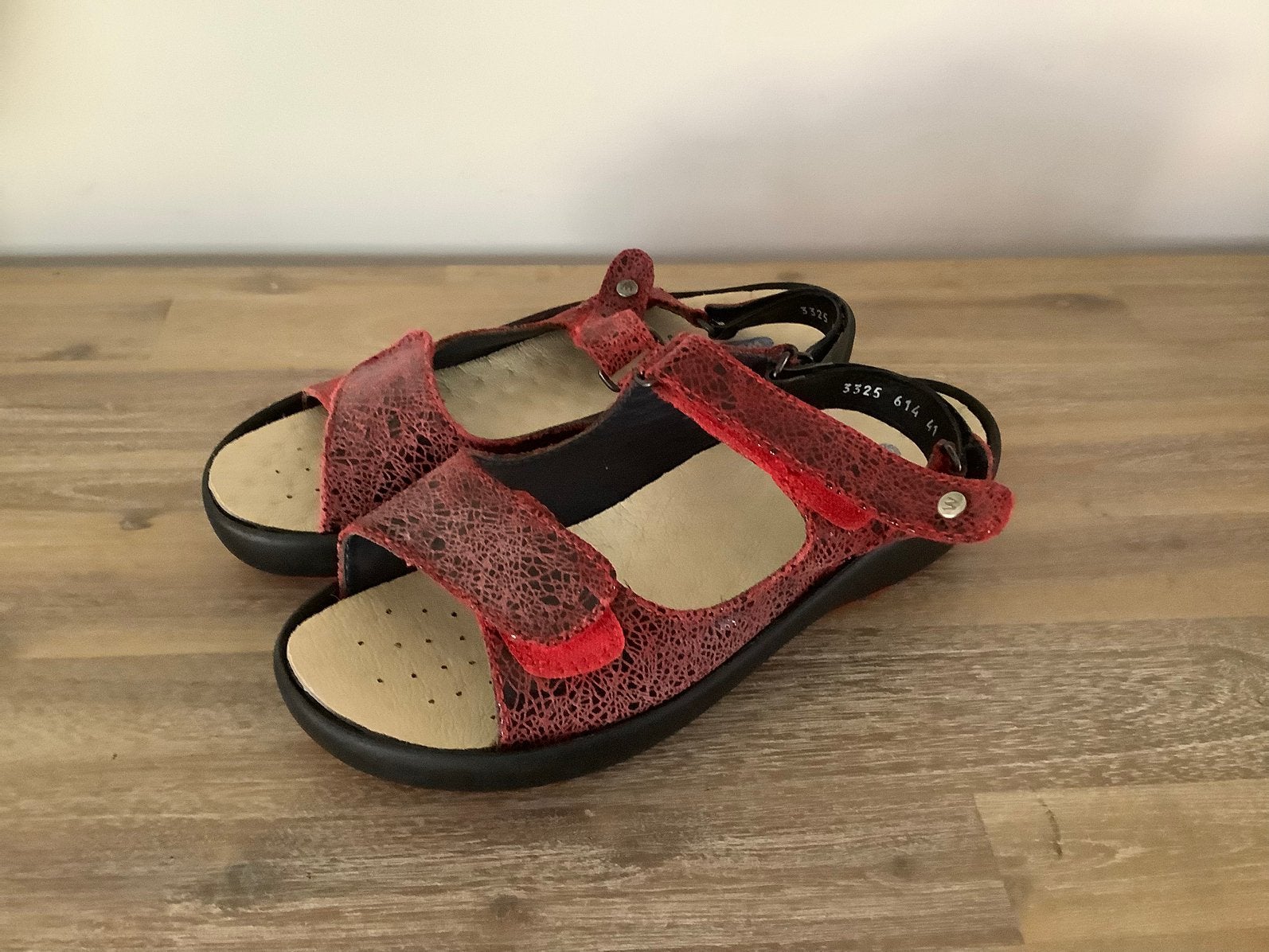 Wolky sandalen maat 41, Kleding | Dames, Schoenen, Zo goed als nieuw, Rood, Sandalen of Muiltjes, Ophalen of Verzenden