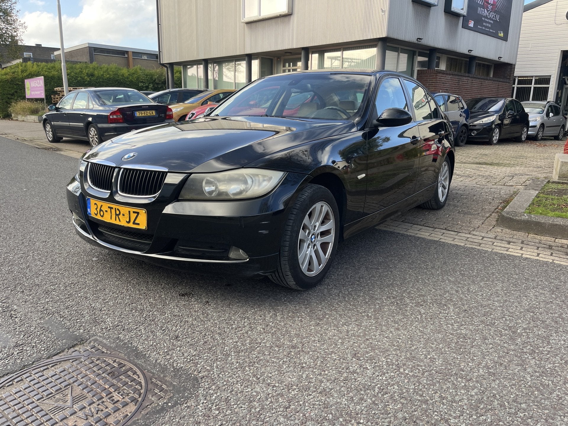 BMW 3 Serie 318i High Executive Nette goed rijdende 318i (LE, Auto's, Achterwielaandrijving, 4 cilinders, Zwart, Handgeschakeld