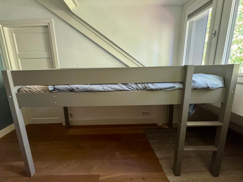 Petit Amelie grijze halfhoogslaper, Ophalen, Gebruikt, 90 cm, Eenpersoons
