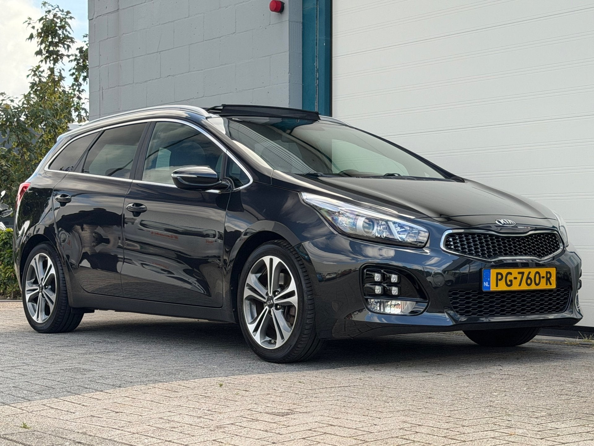 Kia Cee'd Sportswagon 1.0 T-GDi GT-Line Summer Edition Camer, Auto's, Voorwielaandrijving, Gebruikt, Euro 6, Zwart